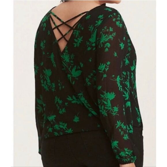 Torrid Floral Print Chiffon Crossback Blouse Womens Plus Size 3X Black Green - Picture 2 of 7